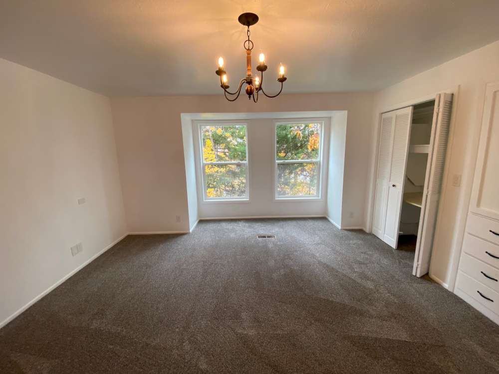 1093 Lamplighter Dr - Photo 7 of 20