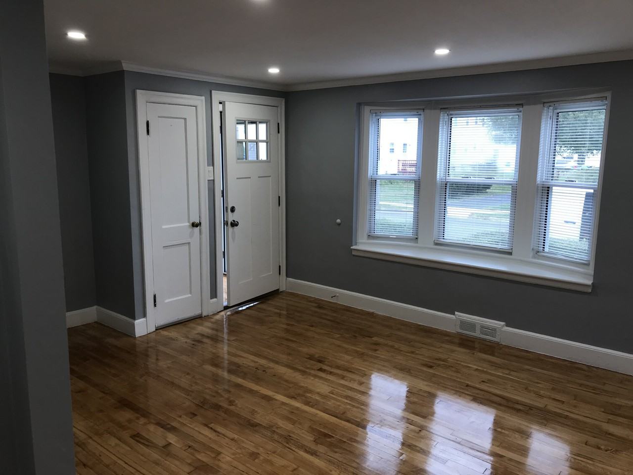 47 Newcroft Cir #1 - Photo 2 of 6