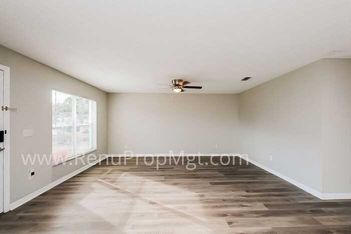 919 18th St S - Photo 3 of 15