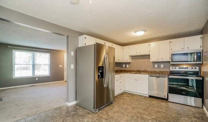 5391 Cherry Creek Pkwy S - Photo 2 of 10