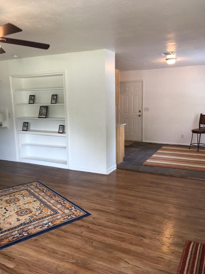 124 S Doty St #1 - Photo 2 of 4