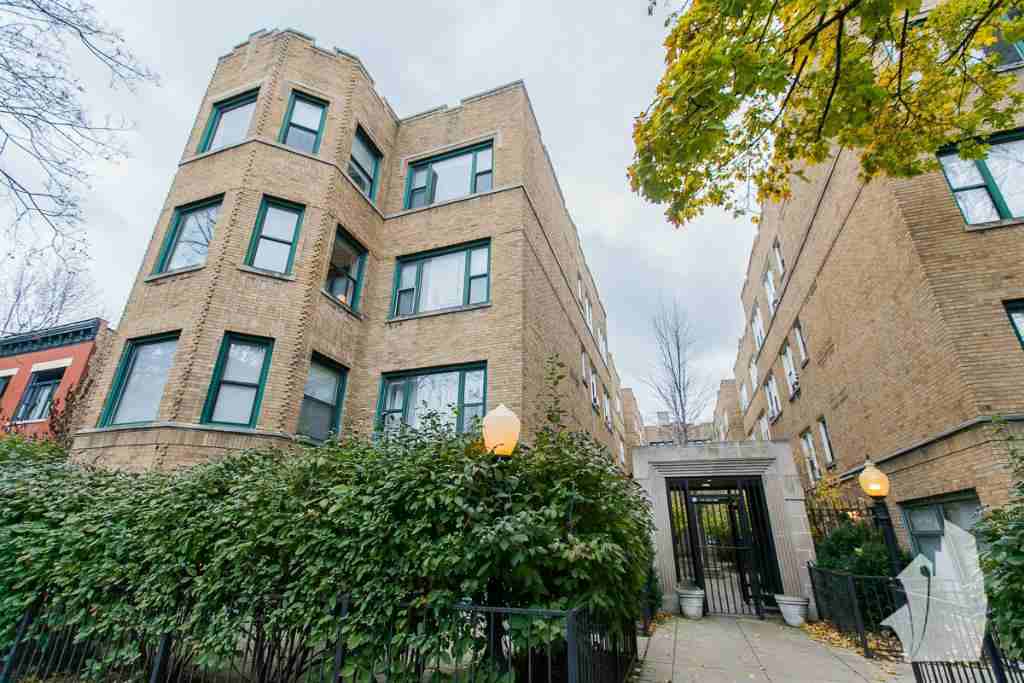 679 W Wrightwood Ave #2S