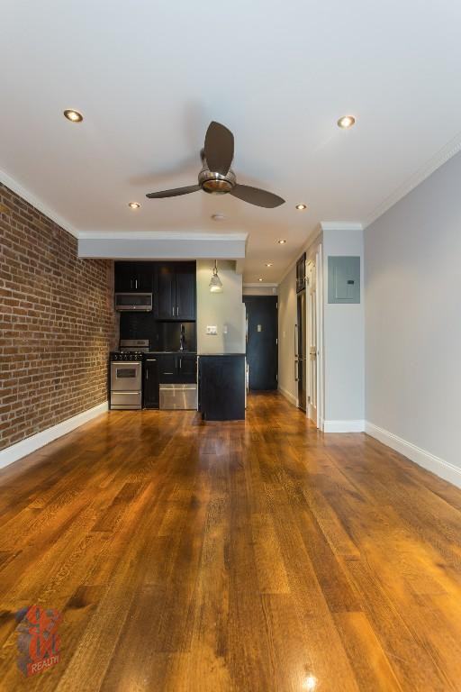 E 26th St #2D - Photo 3 of 5