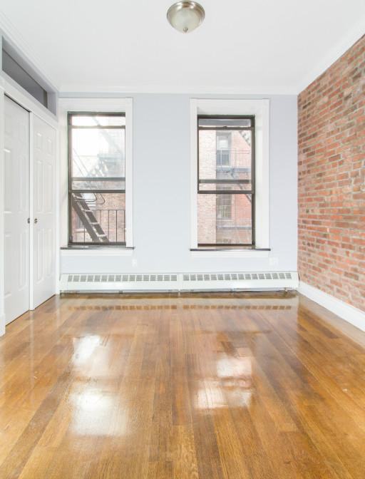 219 E 28th St #1A - Photo 2 of 4