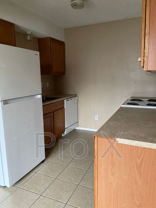 1001 S Saint Louis Ave - Photo 3 of 9