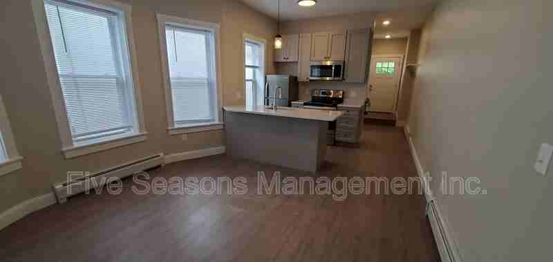 68 S Union St - Photo 3 of 9