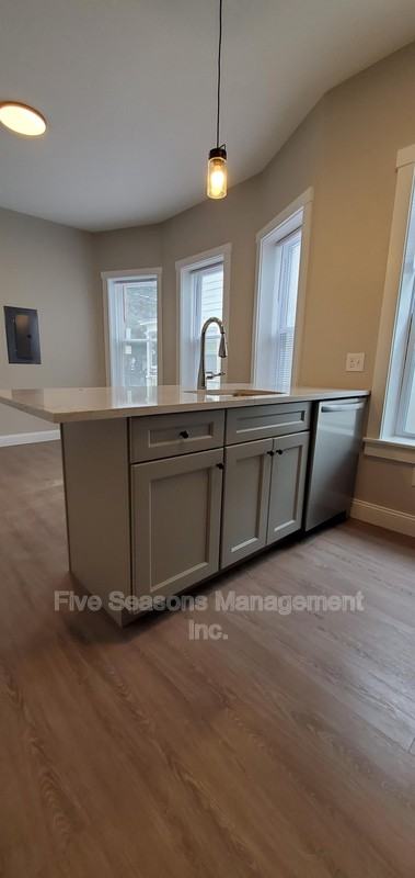 68 S Union St - Photo 4 of 9