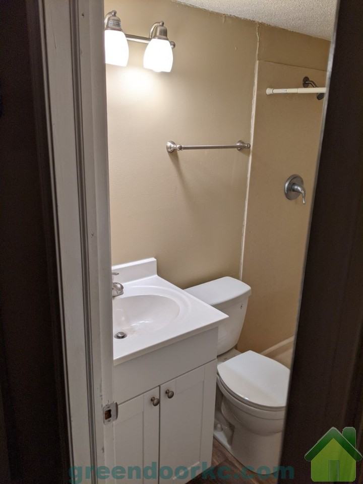 1425 E Haven Ln #1425 - Photo 3 of 10