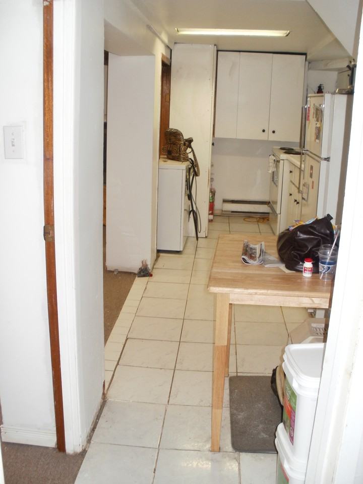 312 Indian Road Crescent Basement - Photo 2 of 5