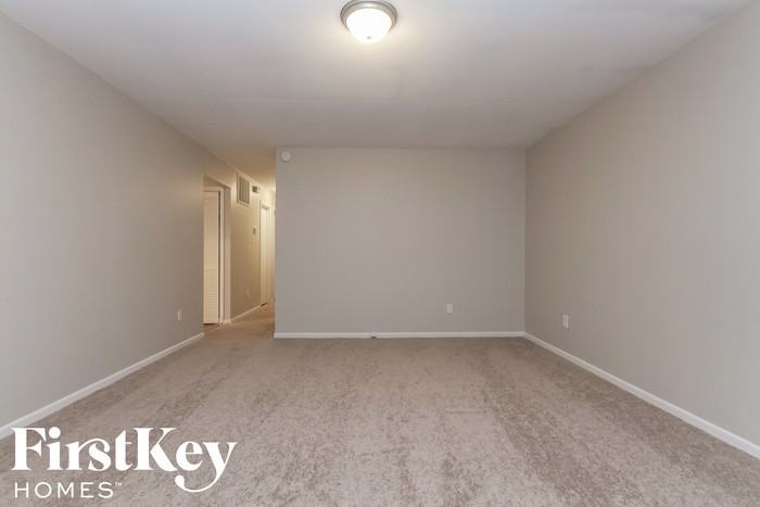 320 Strawberry Ln - Photo 2 of 15