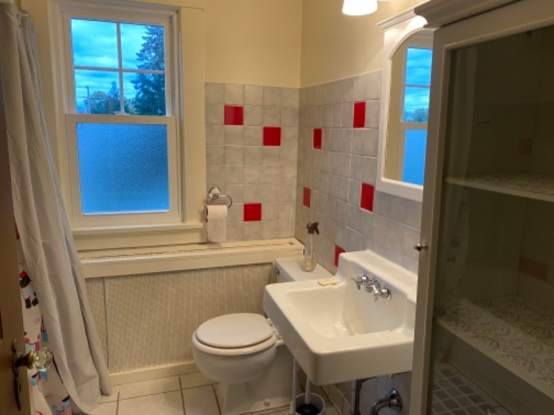 1920 28th St - Photo 2 of 11