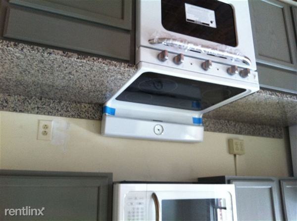 206 Gay St - Photo 3 of 10