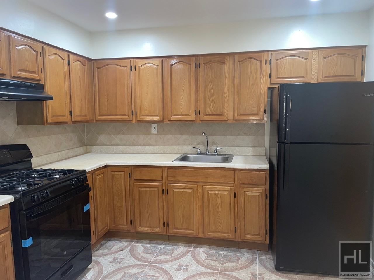 1009 E 59th St #2 - Photo 2 of 22