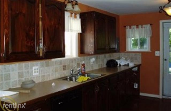 232 N Milford Rd - Photo 3 of 5