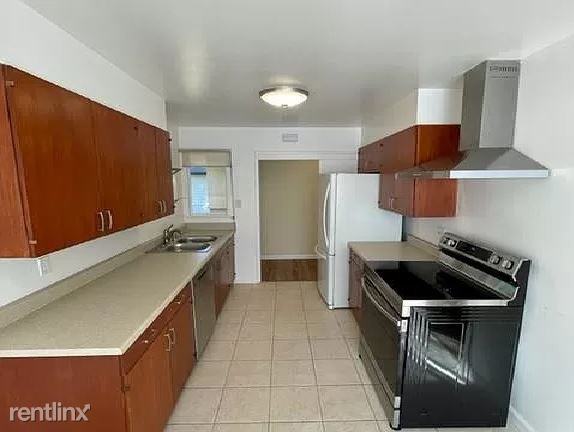 1569 Alison Ave - Photo 2 of 4