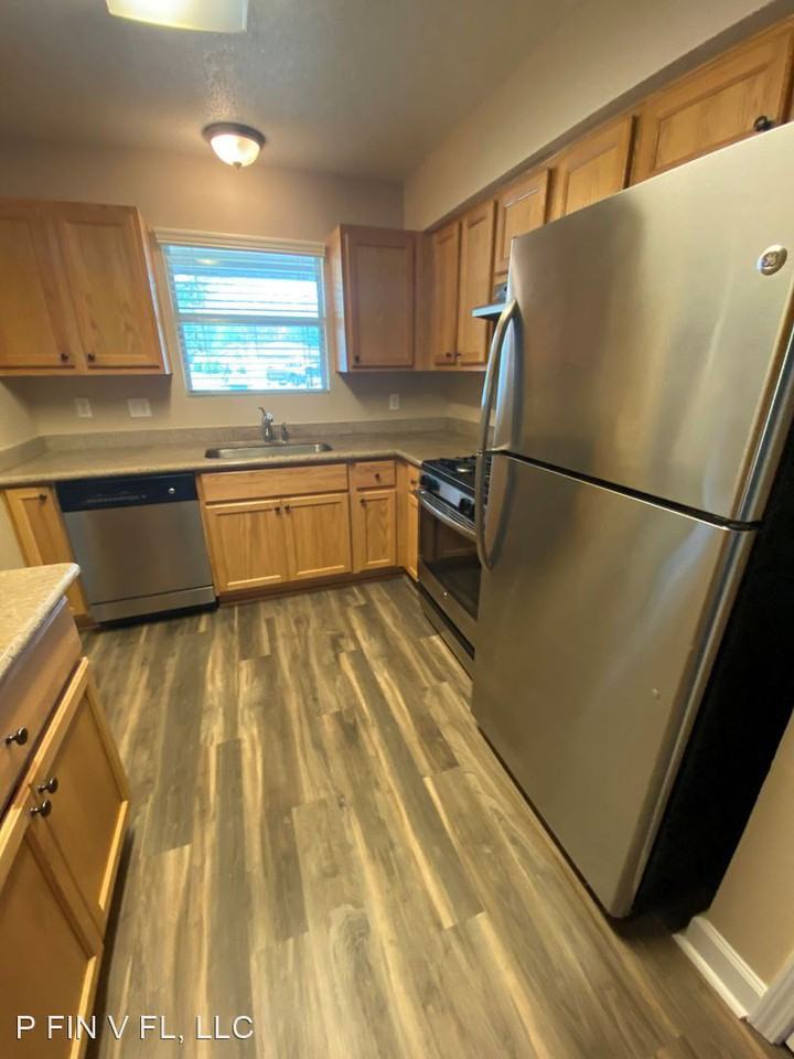 32 Laiken Ct - Photo 2 of 20