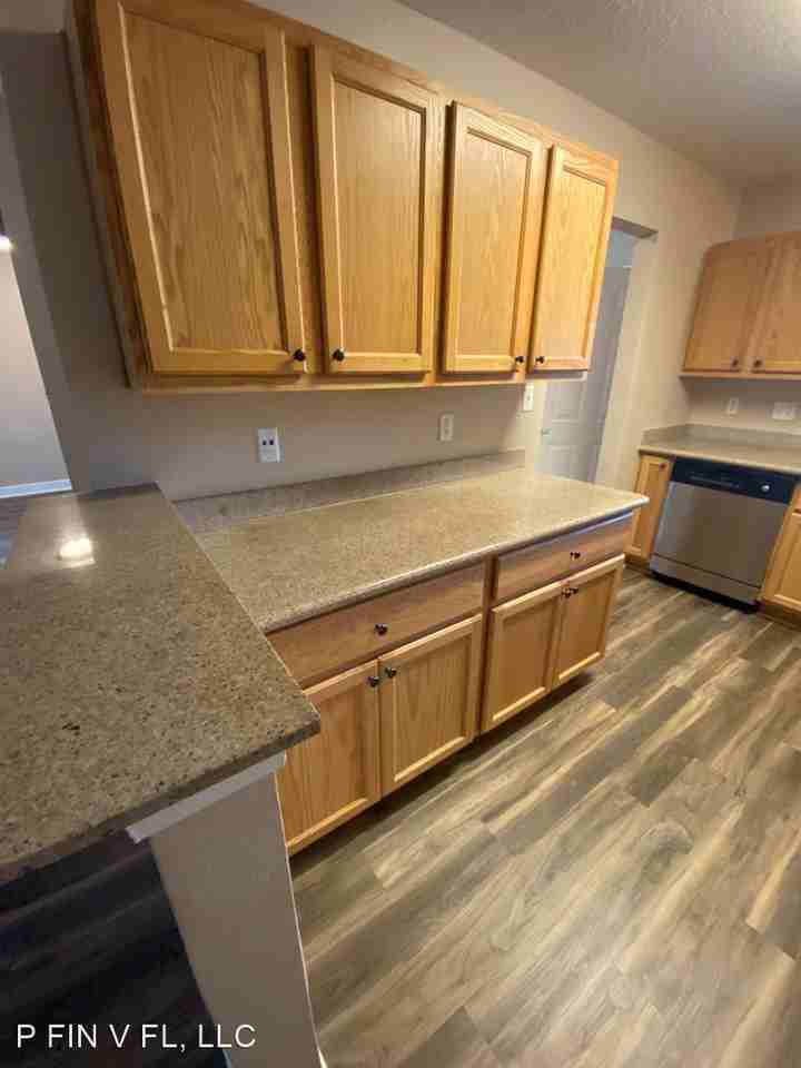 32 Laiken Ct - Photo 3 of 20