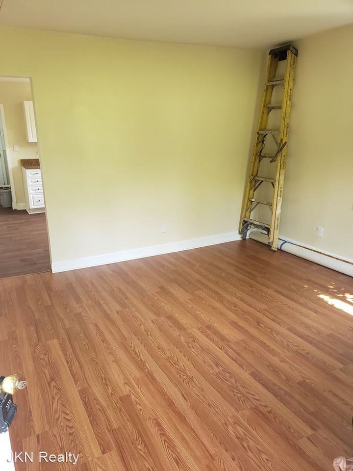 3005 West Blvd - Photo 3 of 11