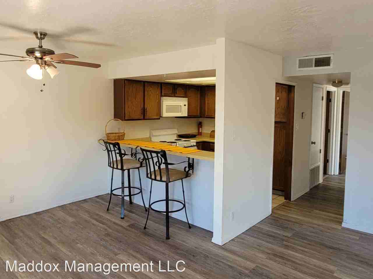 6035 Mckinney Dr Ne - Photo 3 of 15