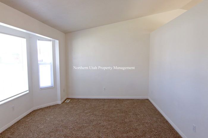 3857 N 2750 W - Photo 2 of 21