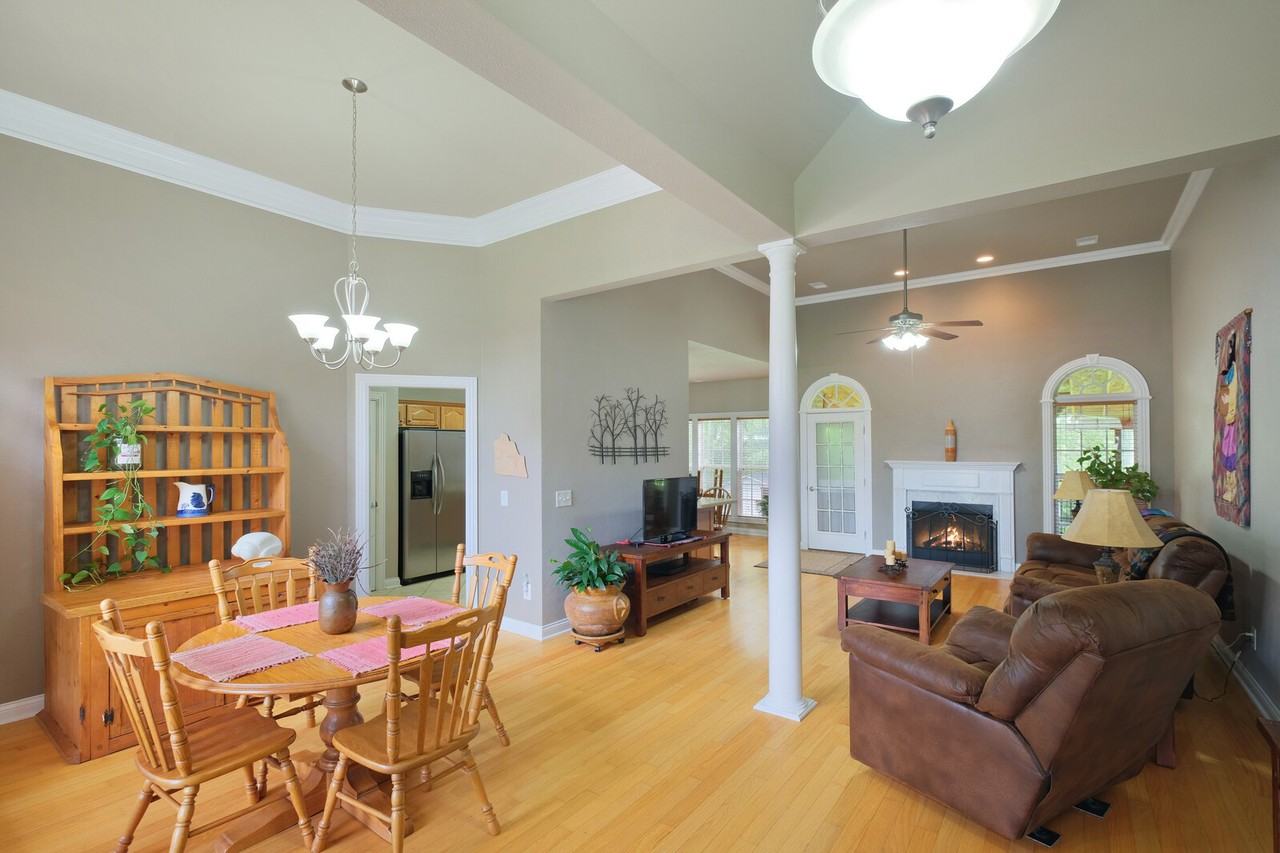 1124 Pruitt Ln - Photo 2 of 22