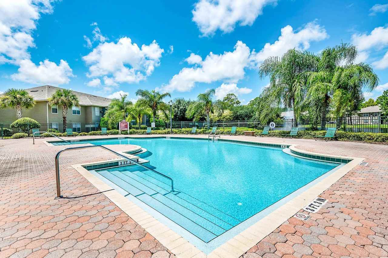 Whispering Pines Apartments - Photo 5 of 26