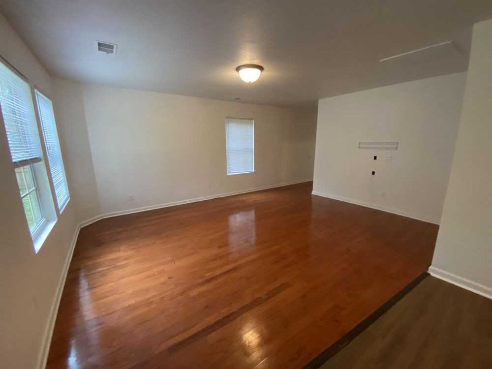 325 Jacks Rd - Photo 2 of 12