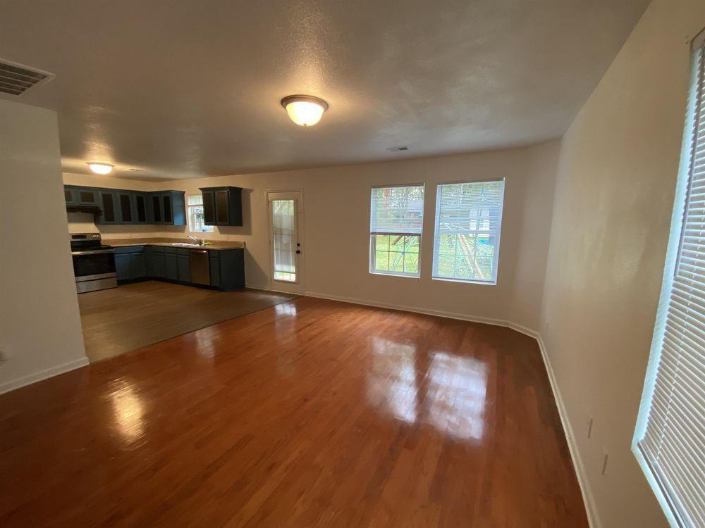 325 Jacks Rd - Photo 3 of 12