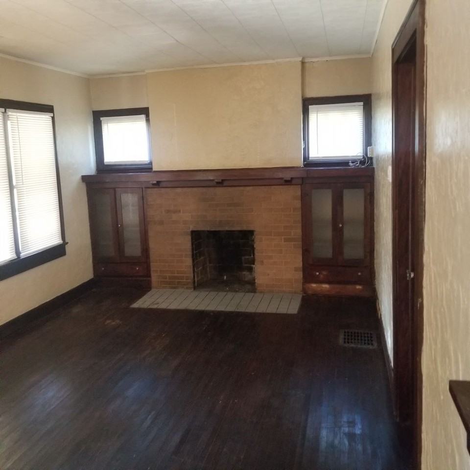 6844 W Thompson Rd - Photo 2 of 7