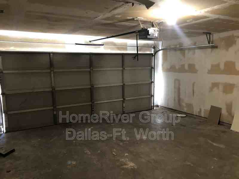 246 Creek Cove Dr - Photo 3 of 14