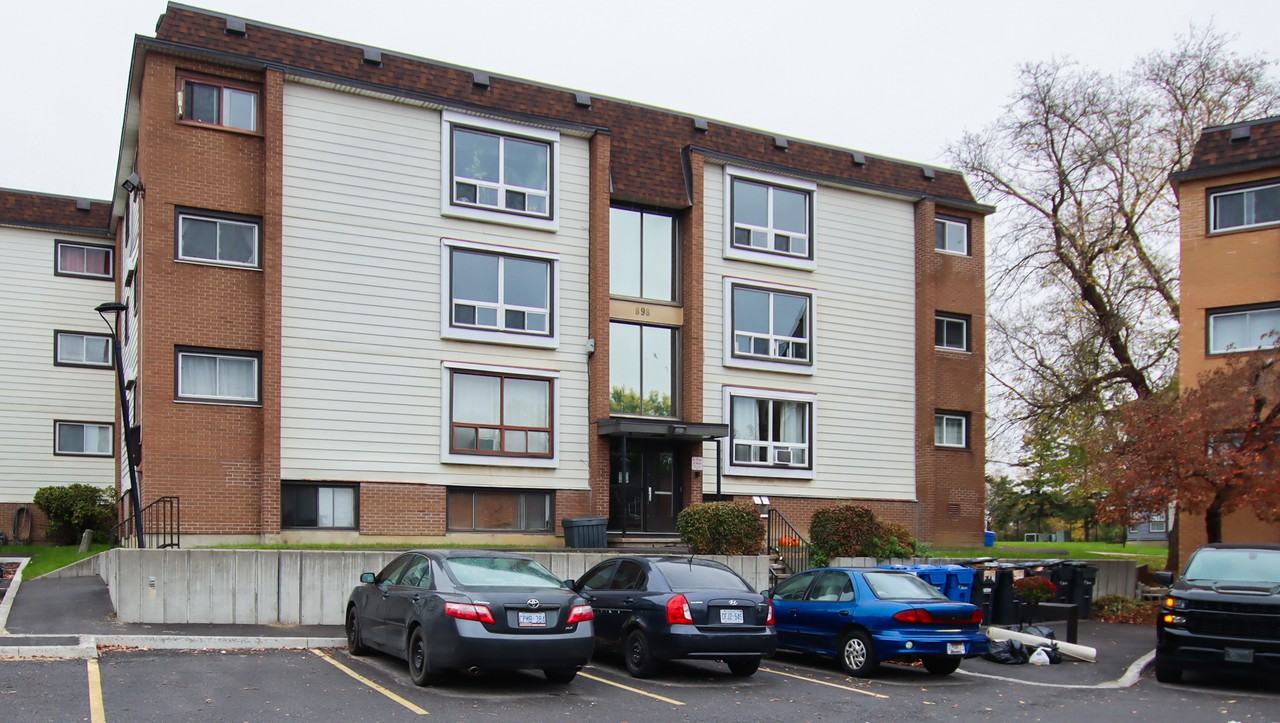 12-898 Elmsmere Road - Photo 2 of 41