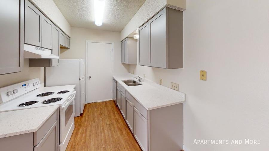 107 Hughson Ct - Photo 2 of 16