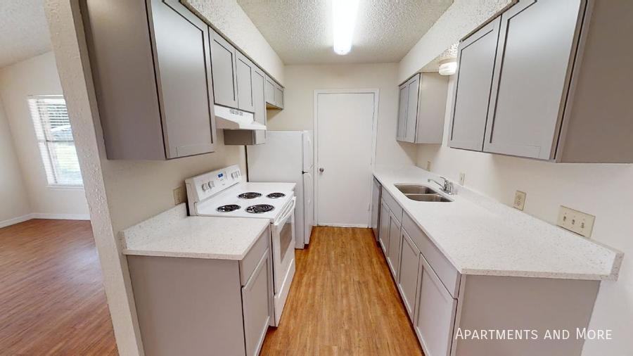 107 Hughson Ct - Photo 3 of 16