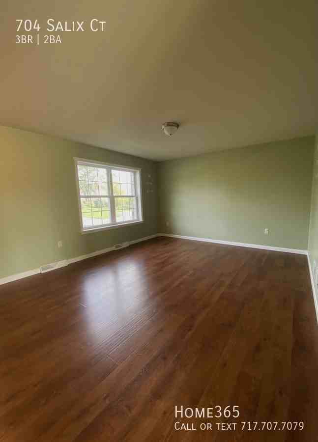 704 Salix Ct #20 - Photo 3 of 32