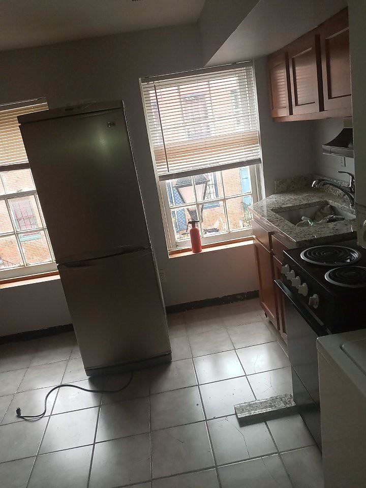 215 Penn Street - Photo 2 of 14