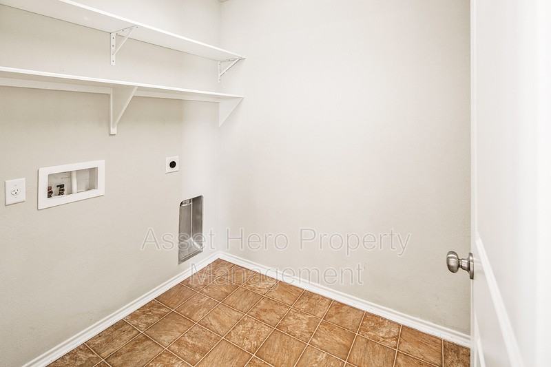 3741 Mariposa Ct - Photo 3 of 44