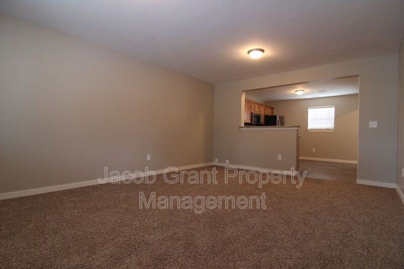 Lincoln Dr #121 - Photo 4 of 15