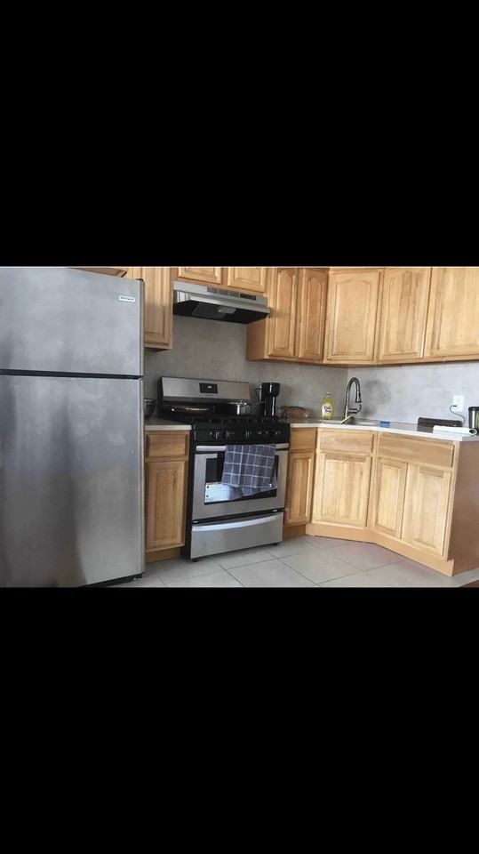 115-46 Inwood Street 2nd FL - Photo 2 of 4