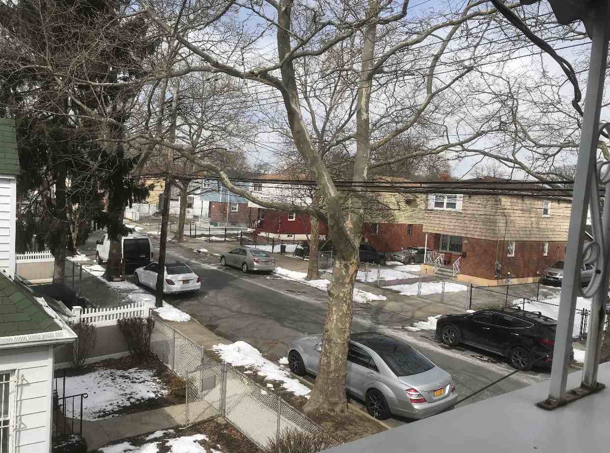 115-46 Inwood Street 2nd FL - Photo 3 of 4