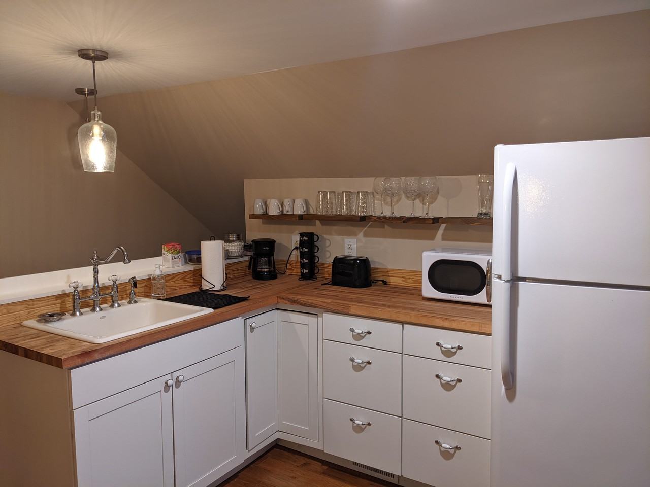 1033 Wetherington Landing Rd - Photo 3 of 11