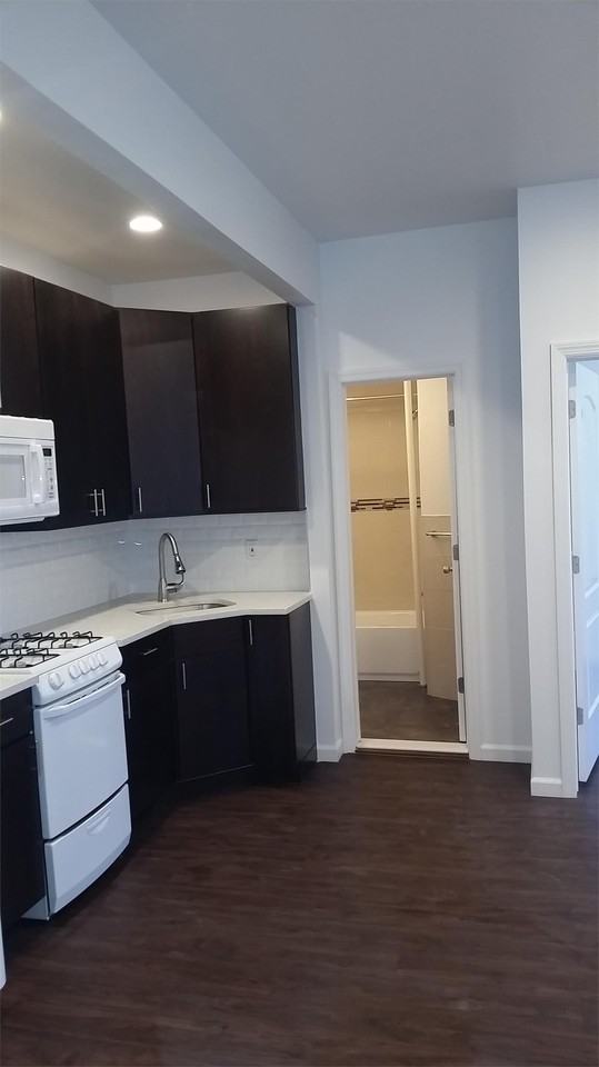 829 Suffolk Ave #4 - Photo 2 of 11