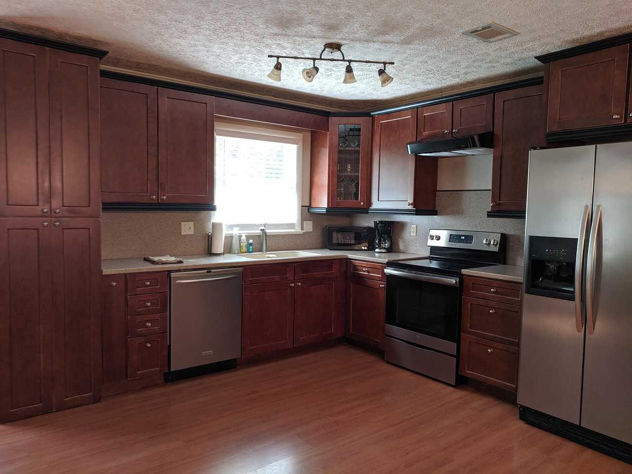 809 Mclemore Dr #1 - Photo 5 of 16