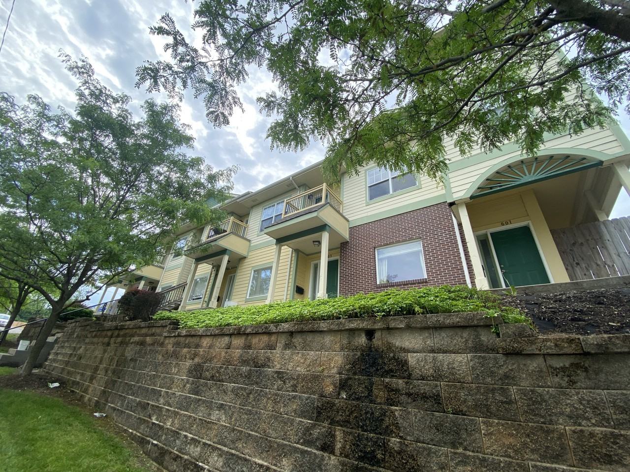 Cherry Hill Row Apartments 2915 Cherry St, Kansas City, MO 64108 Zumper