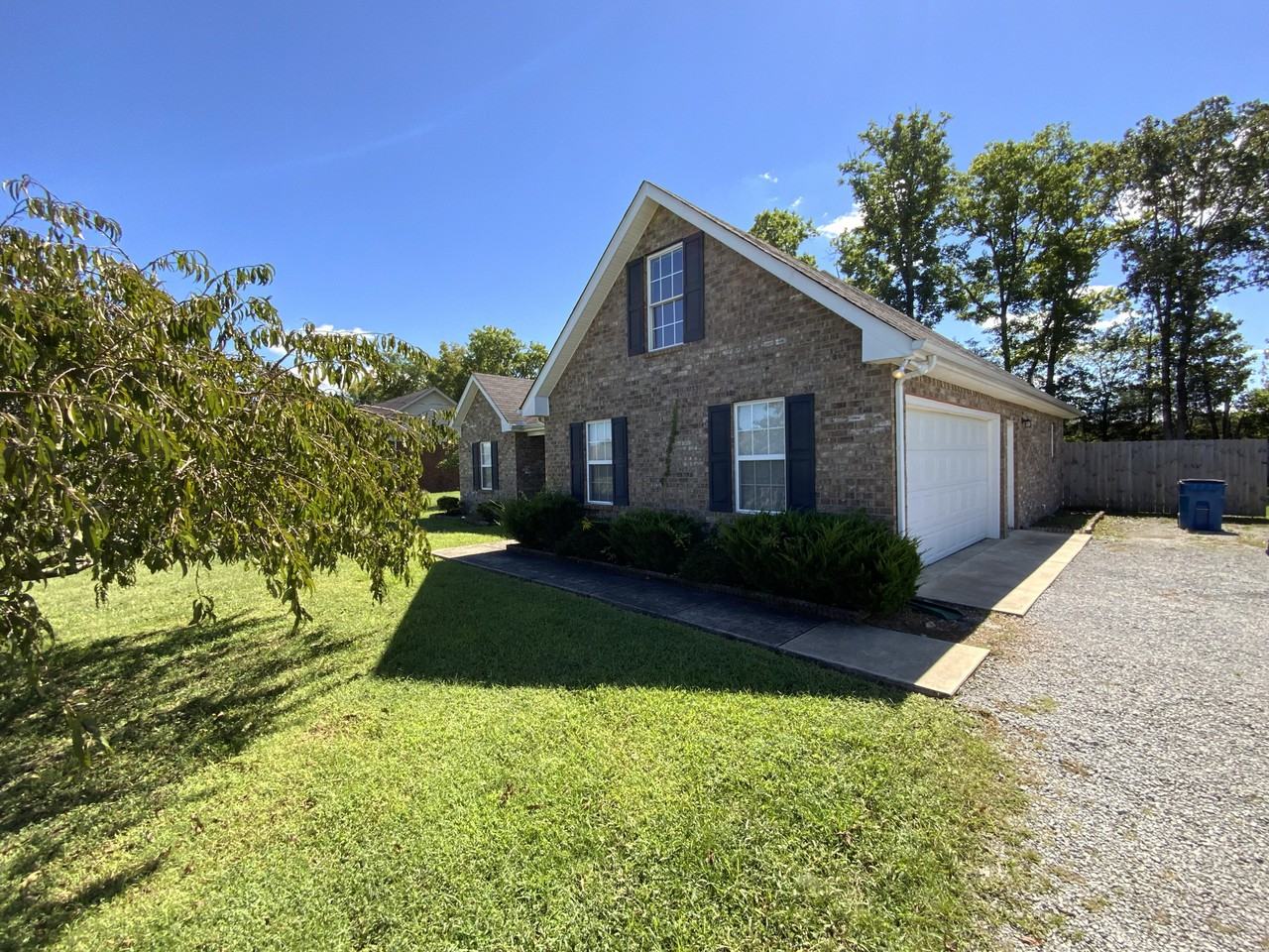 2828 Cliffside Dr - Photo 3 of 29