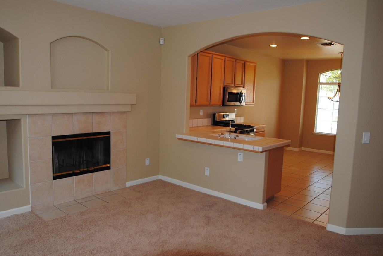 1943 Ajay Dr - Photo 3 of 6