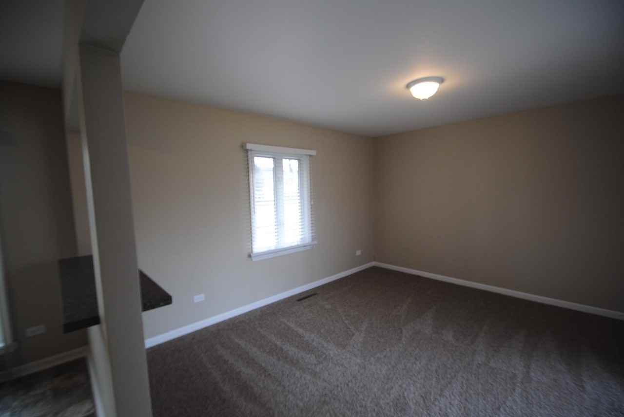 476 E Altgeld Ave - Photo 2 of 10