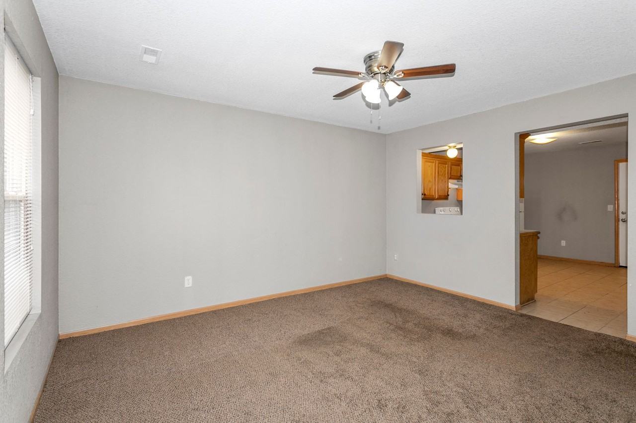 Great 2 Bedroom - Photo 2 of 20