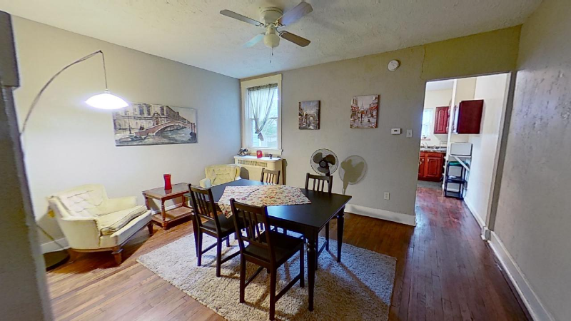 914 N Saint Clair St - Photo 3 of 10