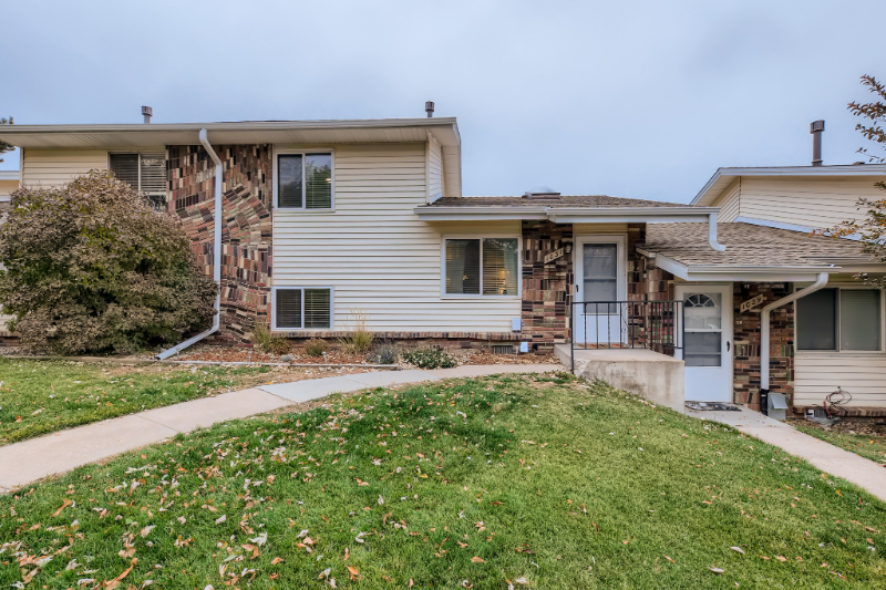 1031 S Miller Way - Photo 2 of 21