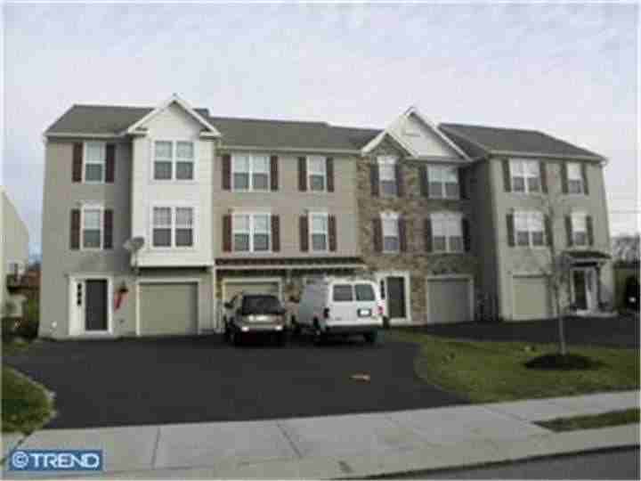 108 Ironwood Ct - Photo 3 of 17